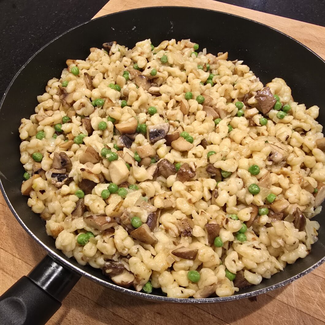 Spätzlepfanne mit Pilzen & Käse